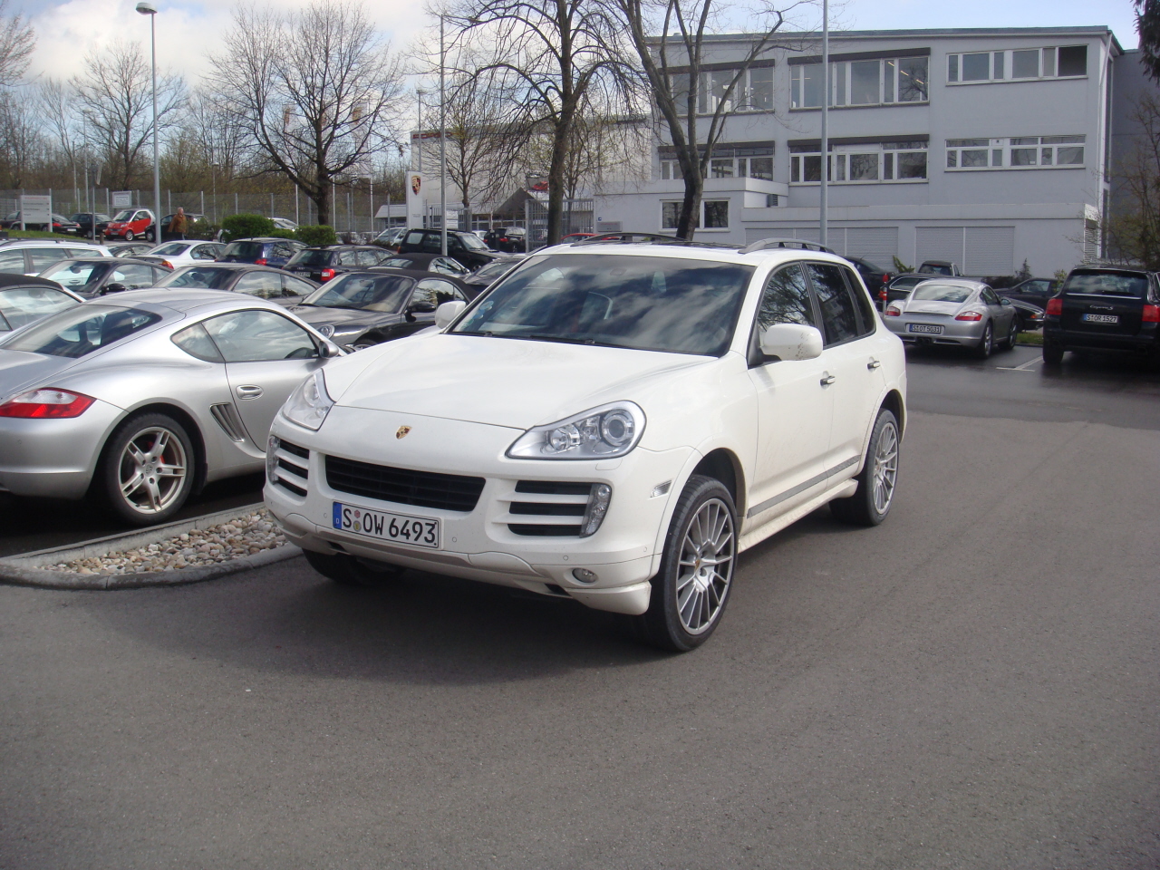 Visita Rapida a Porsche / Fast Visit to Porsche-cayennes04.JPG