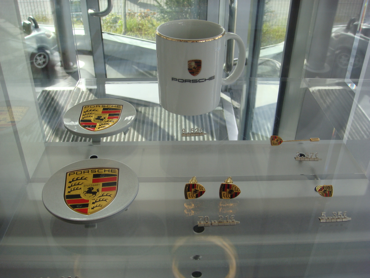 Visita Rapida a Porsche / Fast Visit to Porsche-porschemerchandising5.JPG